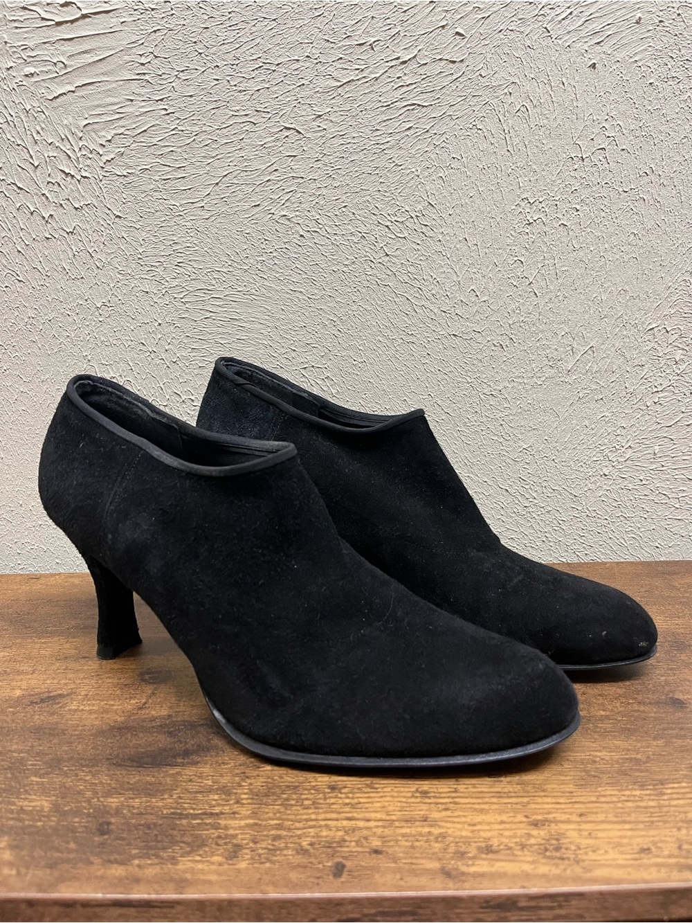 Stuart Weitzman Black Suede Heeled Ankle Booties Women’s Size 9.5 Whimsigoth